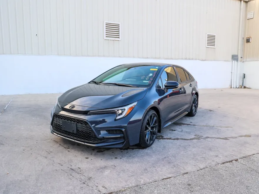 2024 Toyota Corolla SE photo 1