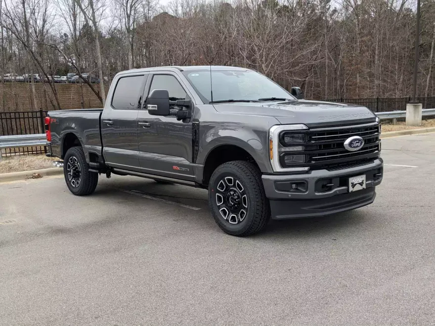 2025 Ford F-250 Platinum photo 1