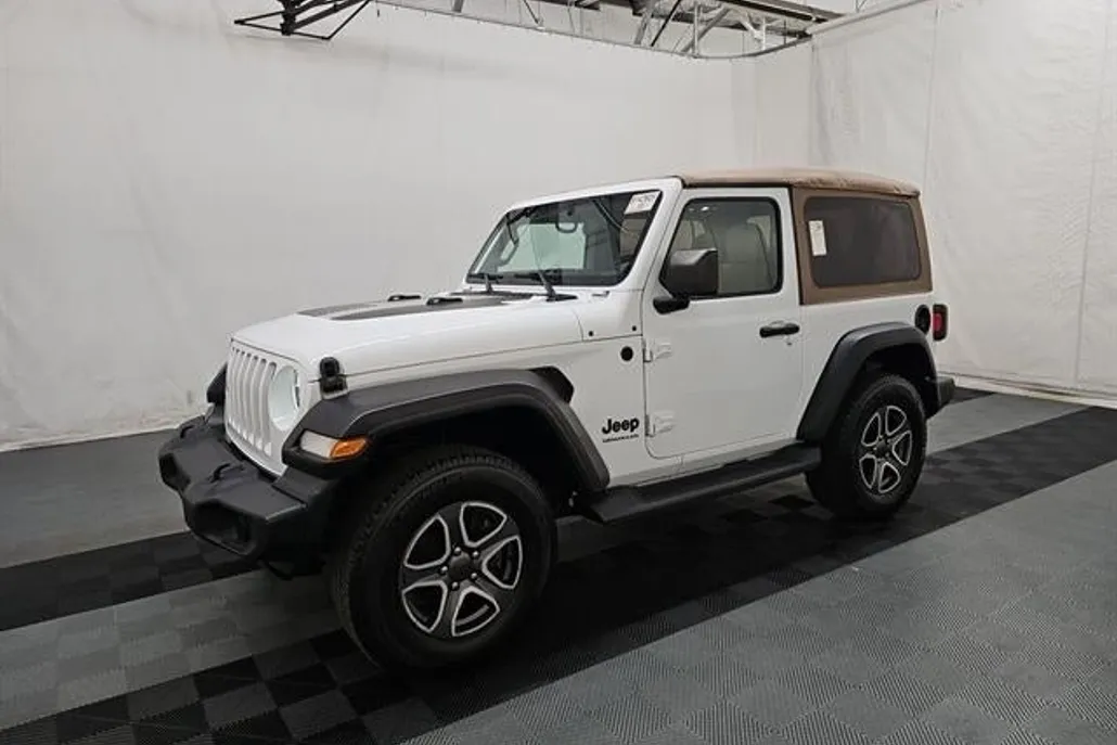 2020 Jeep Wrangler Black & Tan photo 1