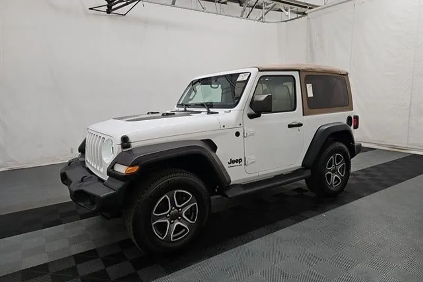 2020 Jeep Wrangler Black & Tan photo 1