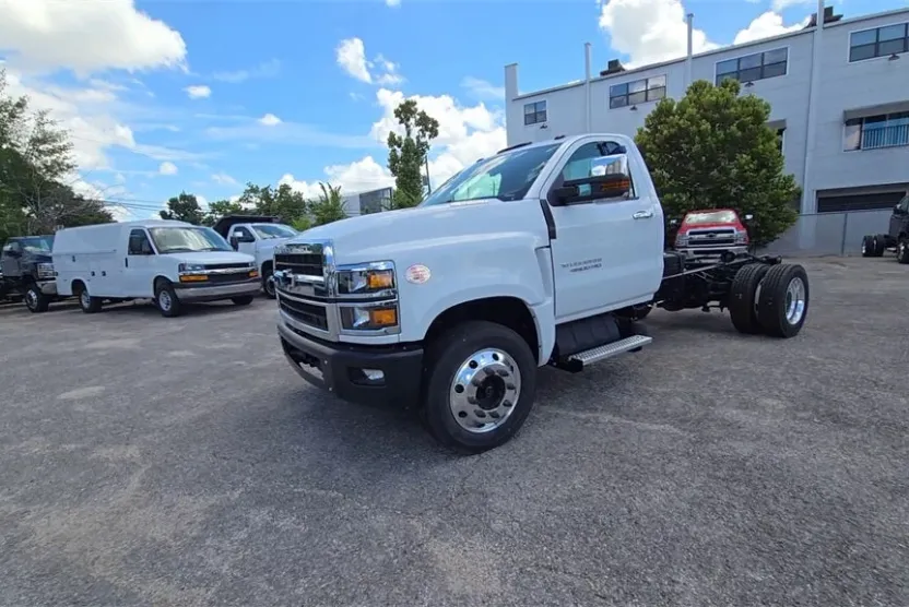 2024 Chevrolet Silverado 4500HD Work Truck photo 1