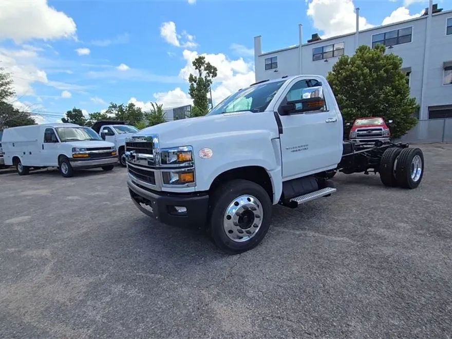 2024 Chevrolet Silverado 4500HD Work Truck photo 1