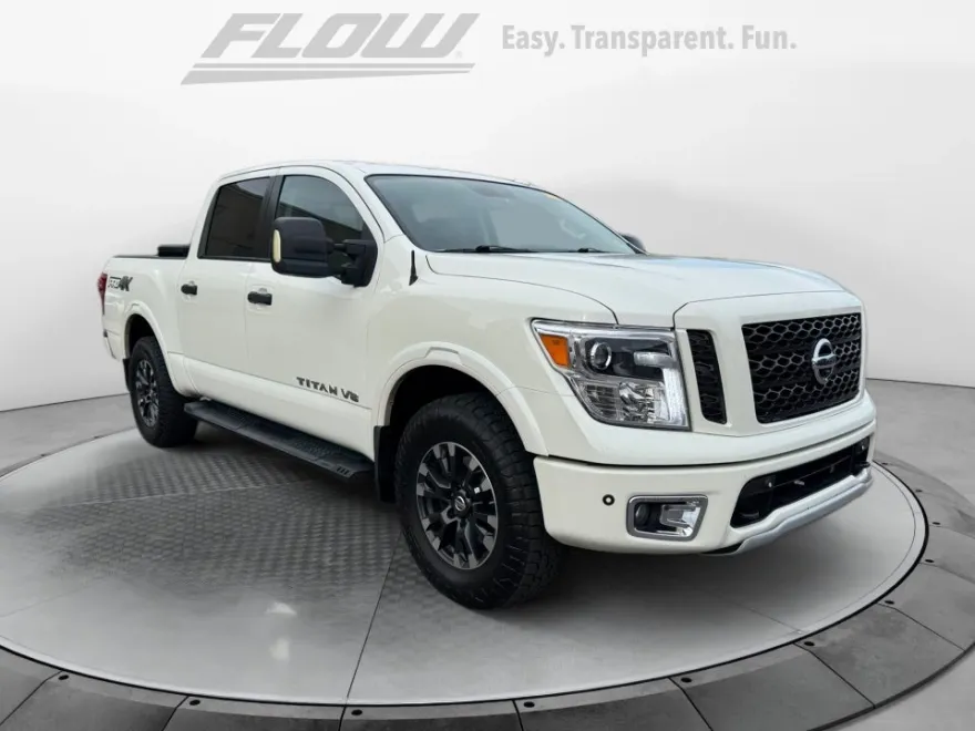 2019 Nissan Titan PRO-4X photo 1