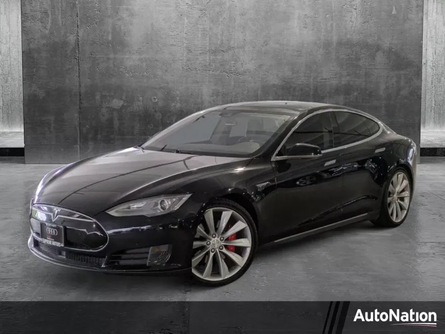 2015 Tesla Model S photo 1