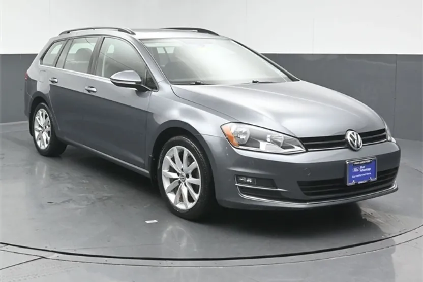 2017 Volkswagen Golf SportWagen SE photo 1