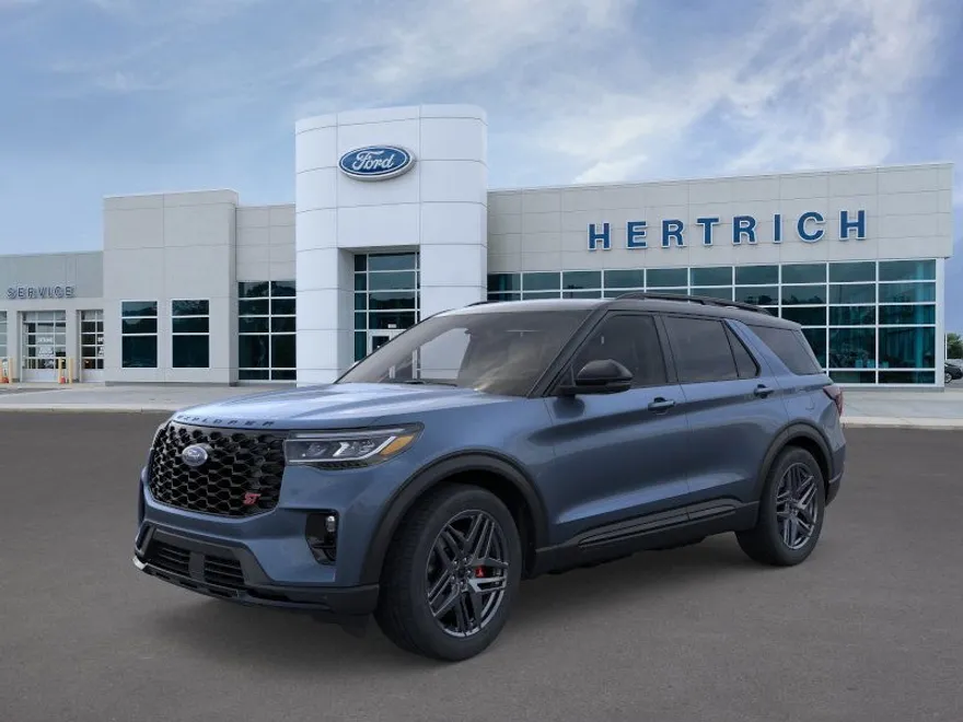 2025 Ford Explorer ST photo 1