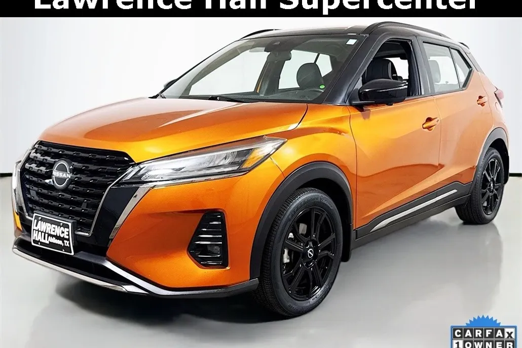 2023 Nissan Kicks SR photo 1