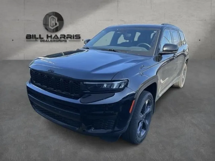 2023 Jeep Grand Cherokee Laredo Altitude photo 1