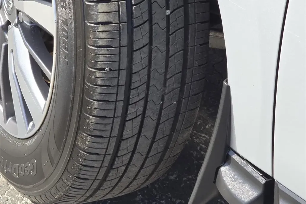 2019 Nissan Pathfinder S photo 1