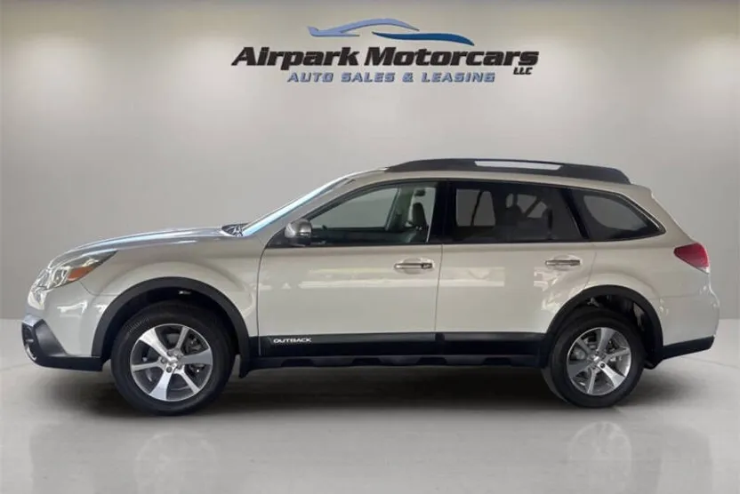 2013 Subaru Outback 3.6R Limited photo 1
