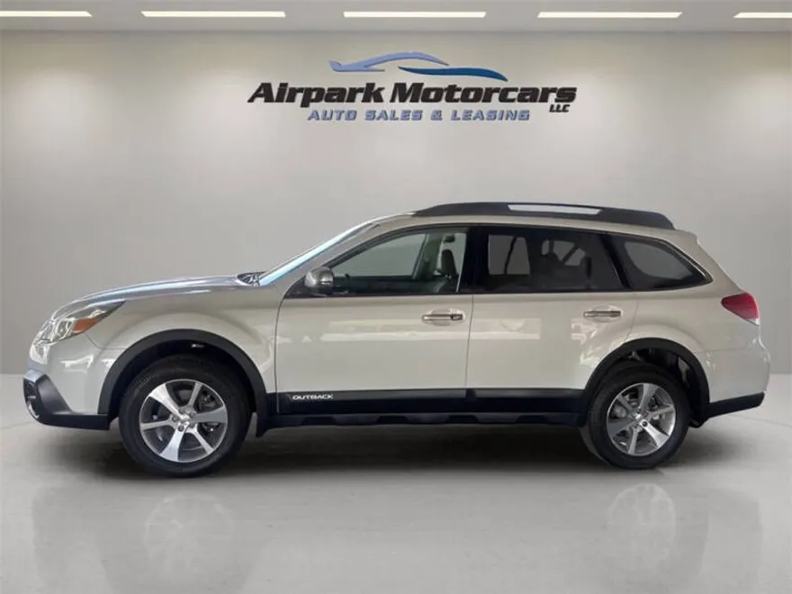 2013 Subaru Outback 3.6R Limited photo 1