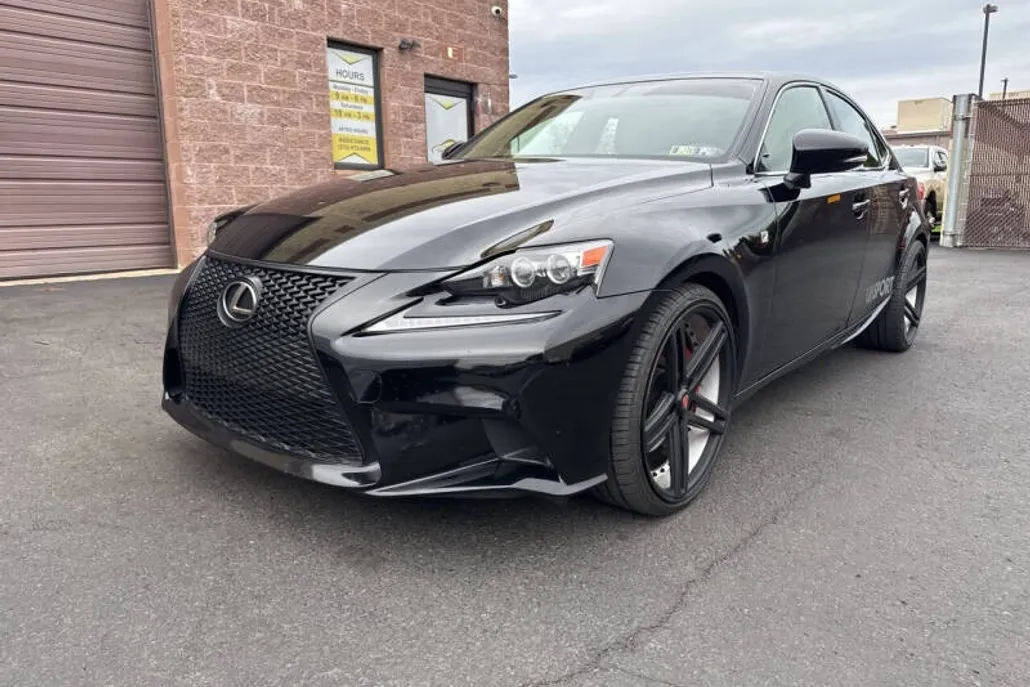 2015 Lexus IS 350 photo 1