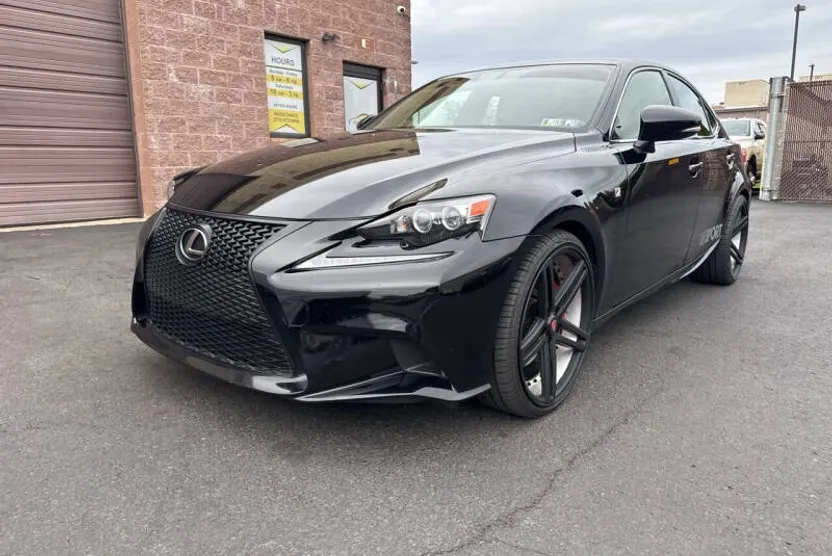 2015 Lexus IS 350 photo 1