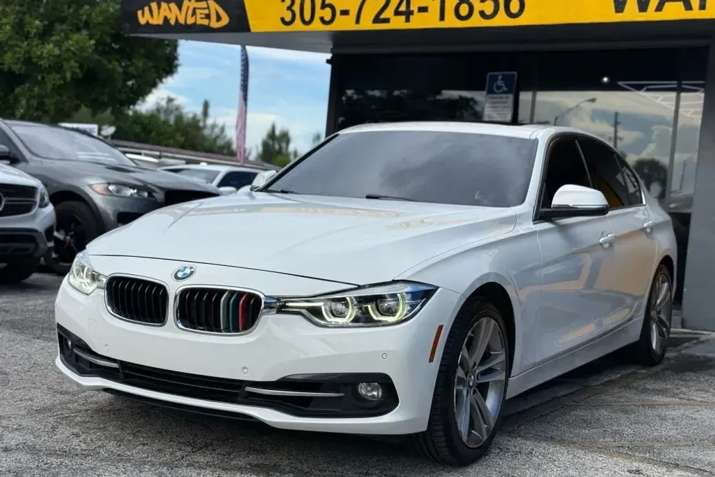 2017 Bmw 330i photo 1