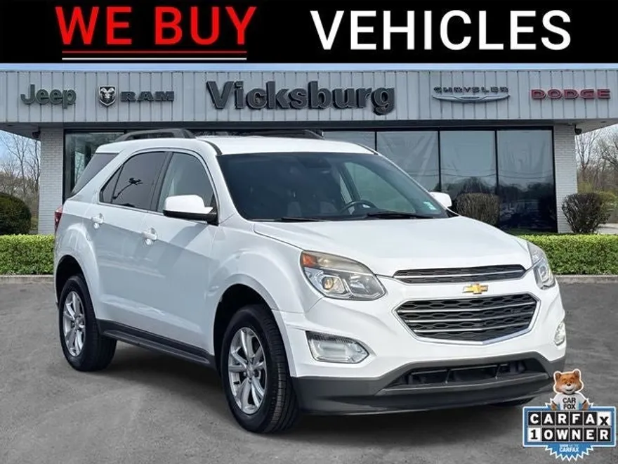 2017 Chevrolet Equinox LT photo 1