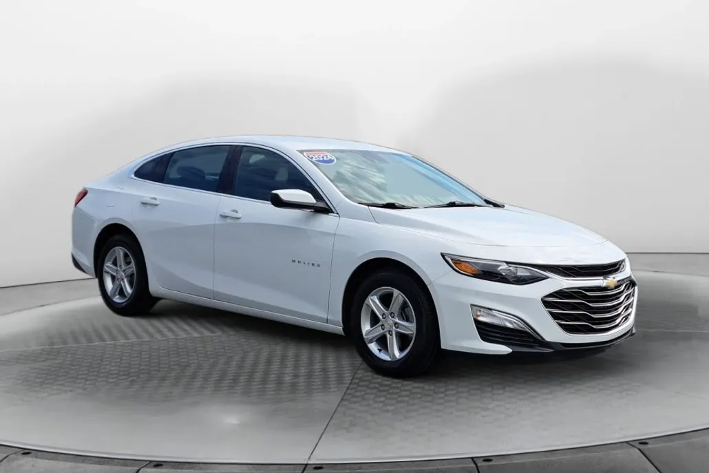 2024 Chevrolet Malibu LS photo 1