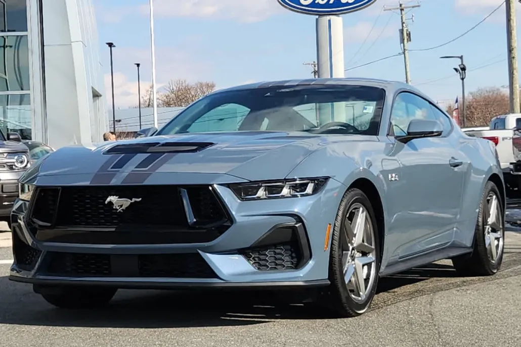 2025 Ford Mustang GT Premium photo 1