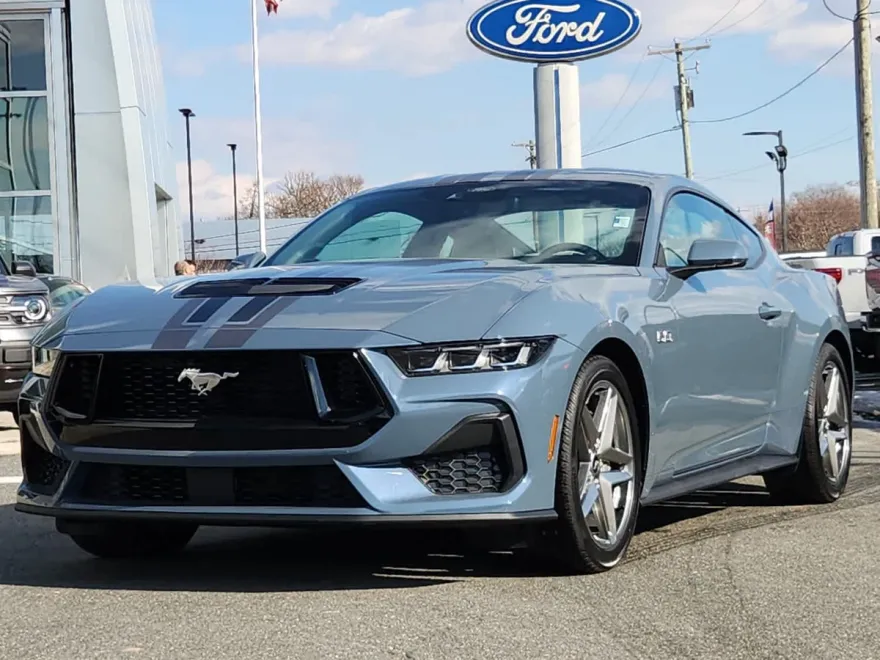 2025 Ford Mustang GT Premium photo 1