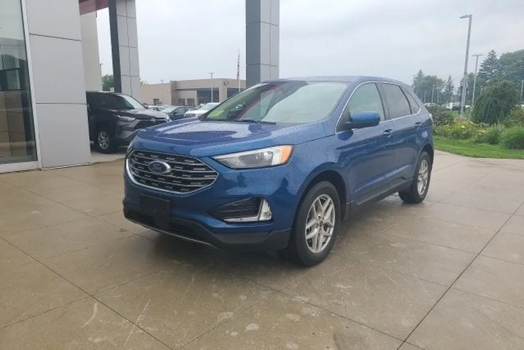 2022 Ford Edge SEL photo 1