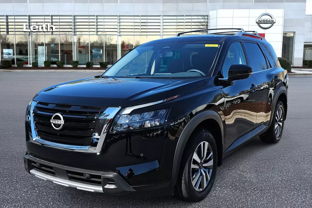 2025 Nissan Pathfinder SL photo 1