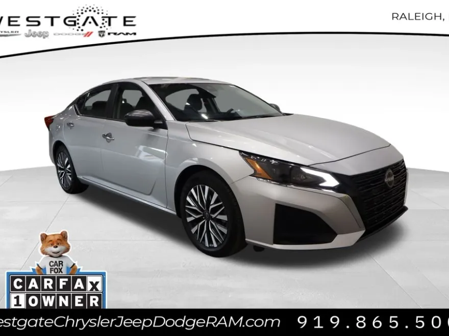 2024 Nissan Altima 2.5 SV photo 1