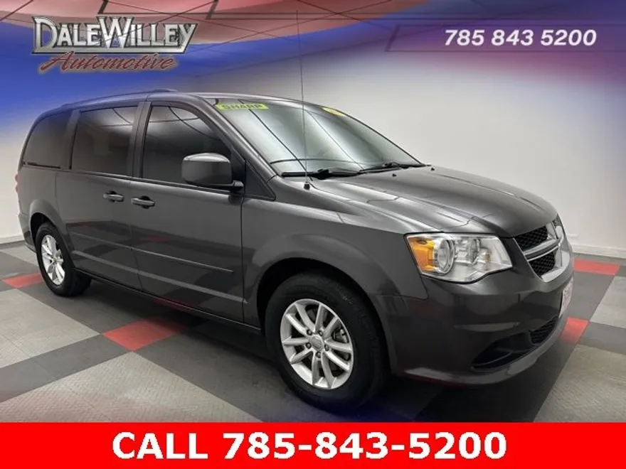 2016 Dodge Grand Caravan SXT photo 1