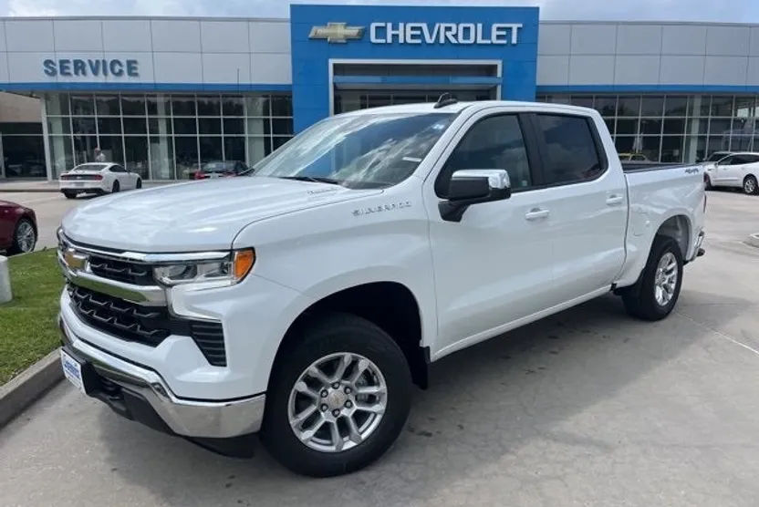 2026 Chevrolet Silverado 1500 LT photo 1
