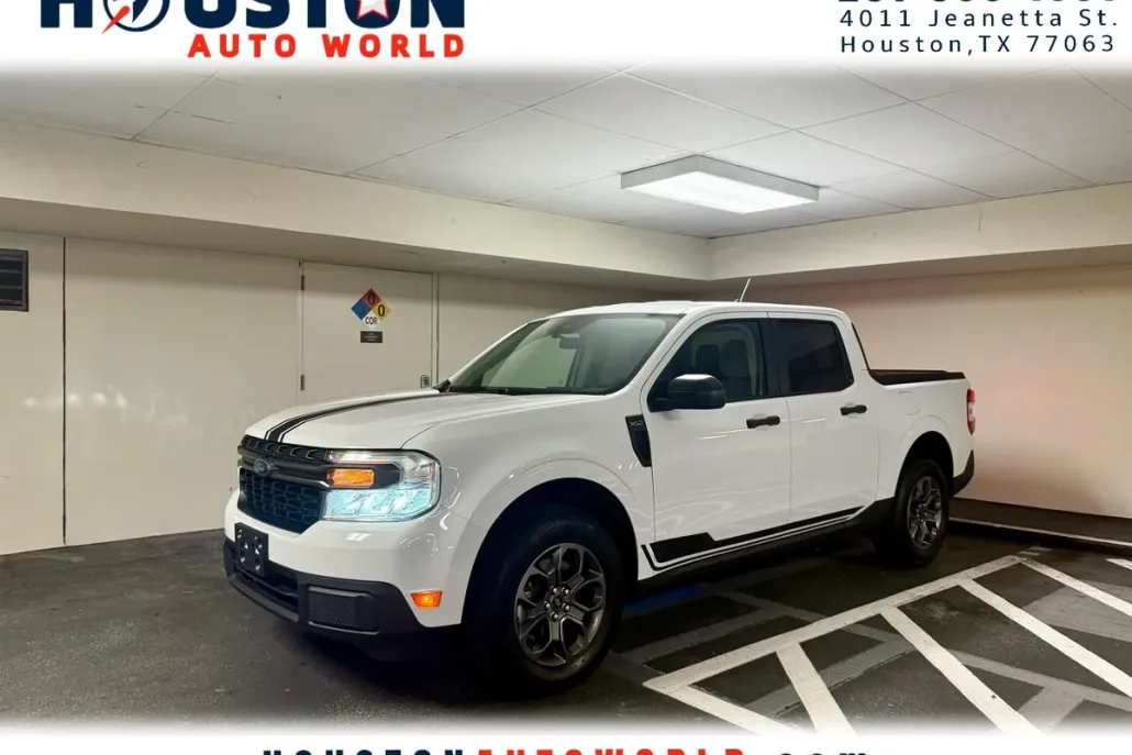 2024 Ford Maverick XLT photo 1