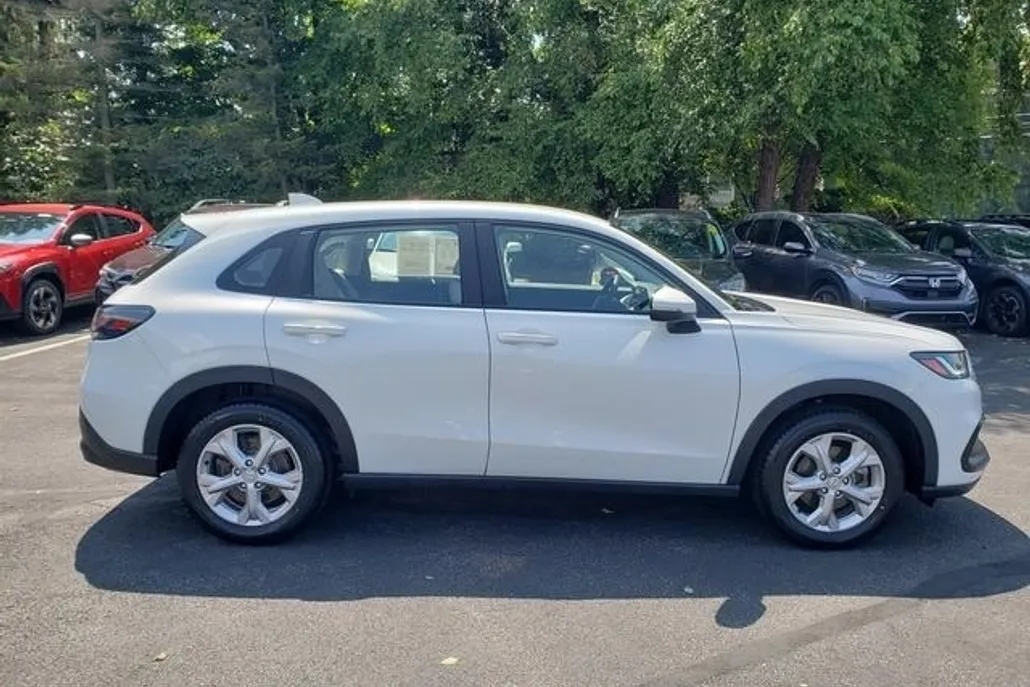 2023 Honda HR-V LX photo 1