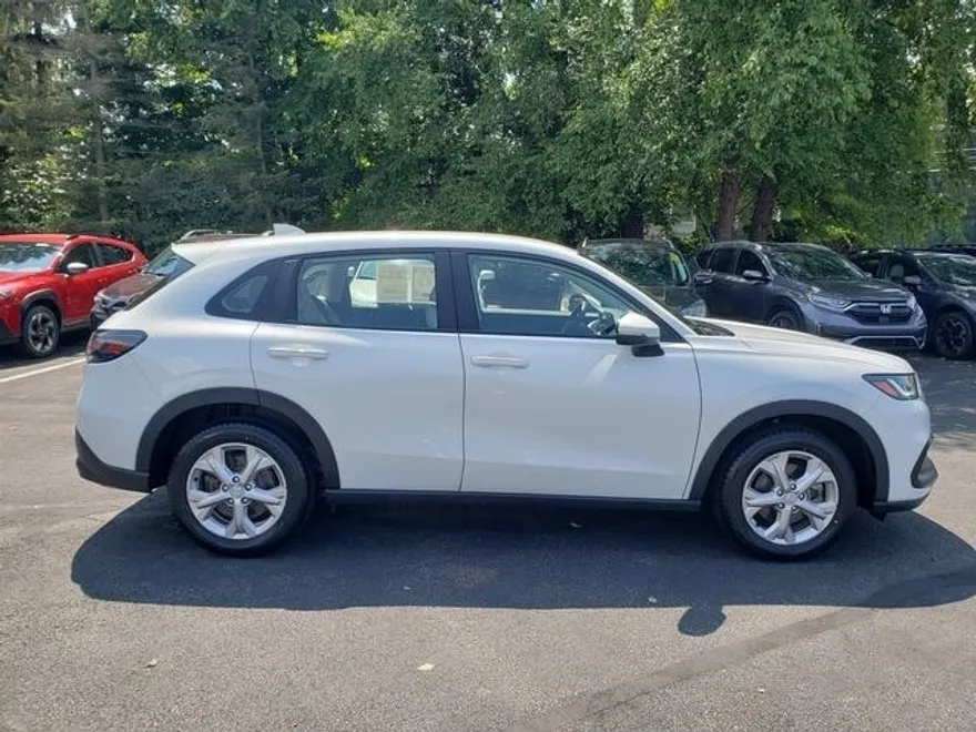 2023 Honda HR-V LX photo 1
