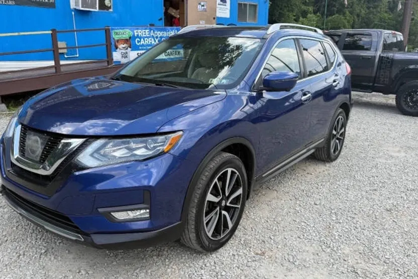 2017 Nissan Rogue SL photo 1