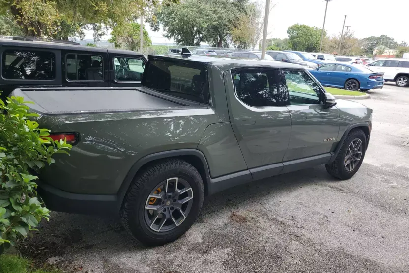 2022 Rivian R1T Launch Edition photo 1