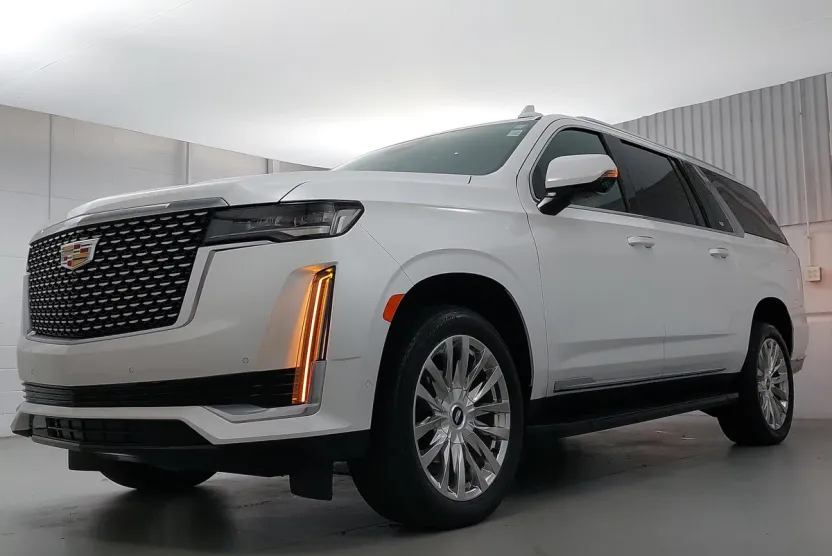 2023 Cadillac Escalade ESV Premium Luxury photo 1
