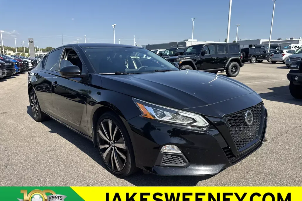 2020 Nissan Altima 2.5 SR photo 1