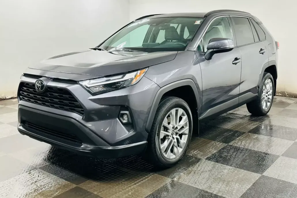 2022 Toyota RAV4 XLE Premium photo 1
