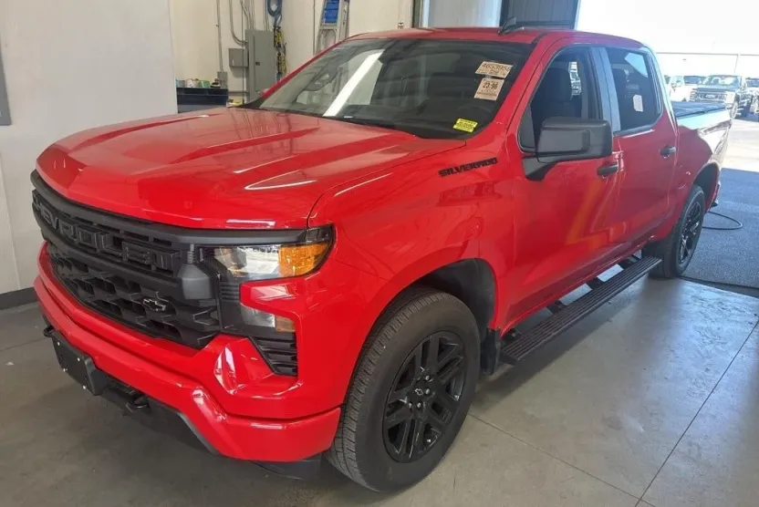2023 Chevrolet Silverado 1500 Custom photo 1