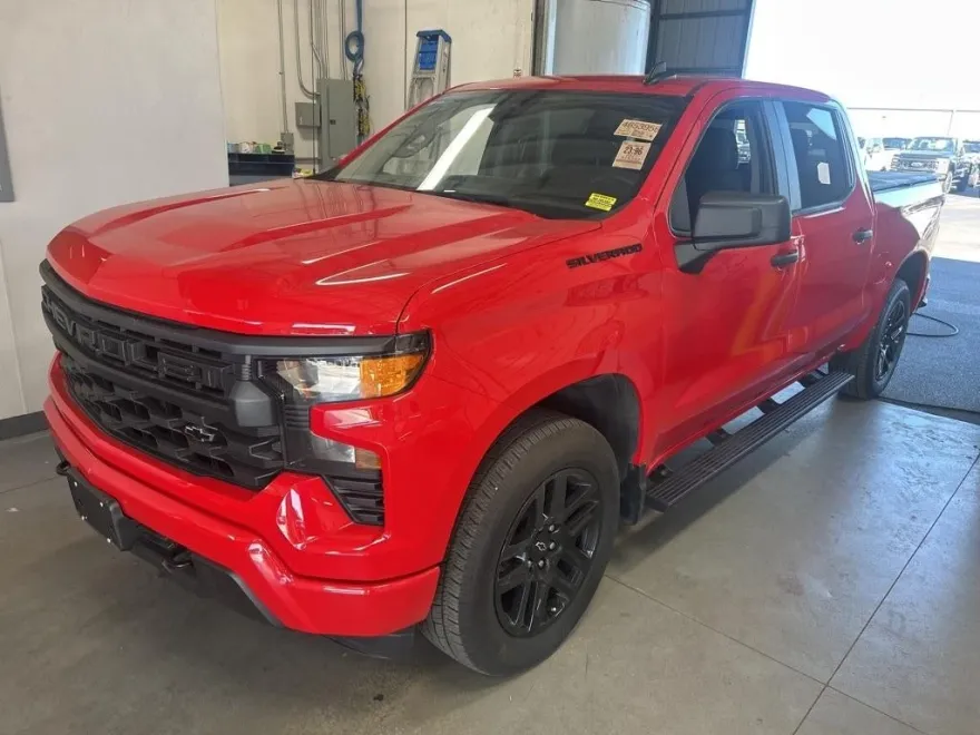 2023 Chevrolet Silverado 1500 Custom photo 1