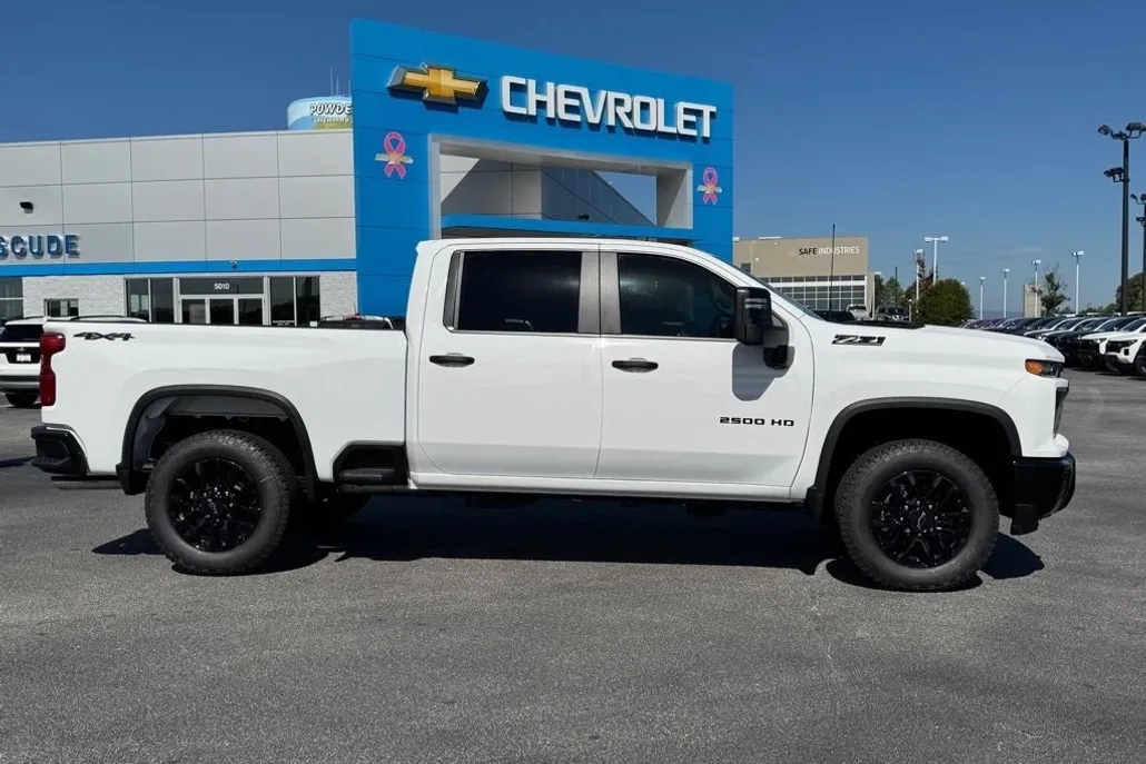 2026 Chevrolet Silverado 2500HD Custom photo 1