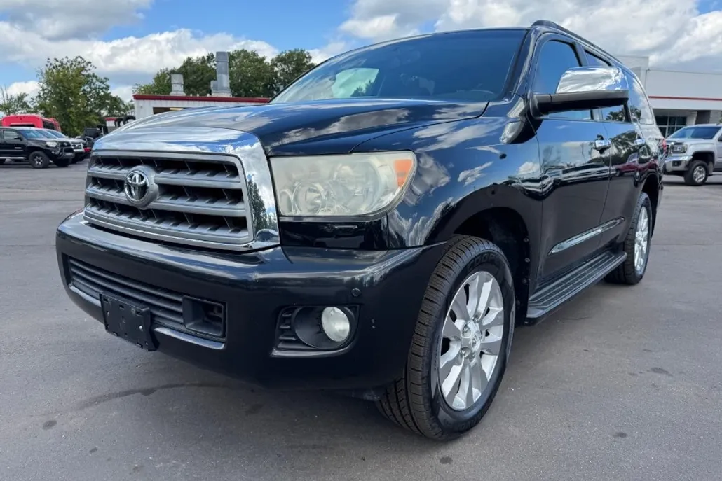 2011 Toyota Sequoia Platinum photo 1