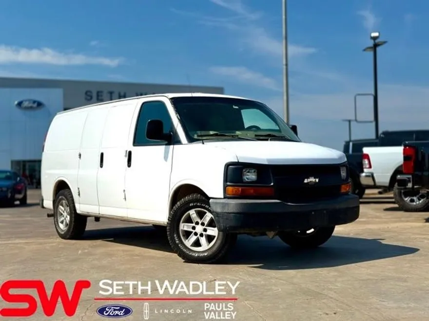 2010 Chevrolet Express 1500 Work Van Cargo photo 1