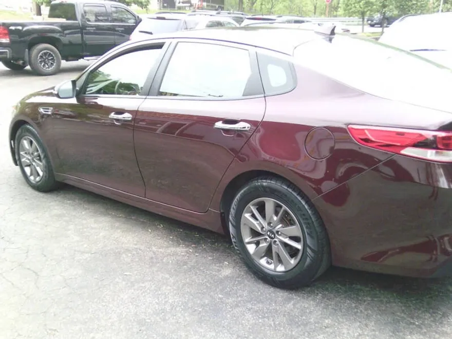 2016 Kia Optima LX Turbo photo 1