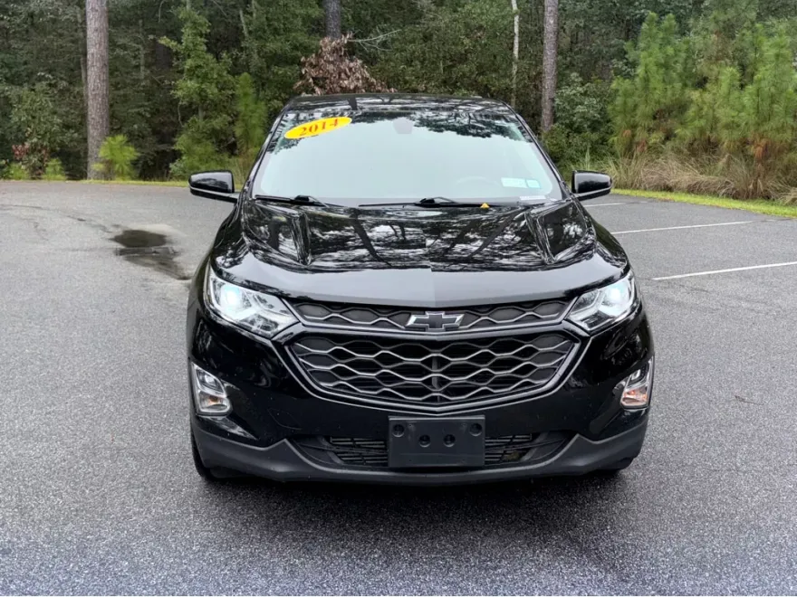 2019 Chevrolet Equinox LT photo 1
