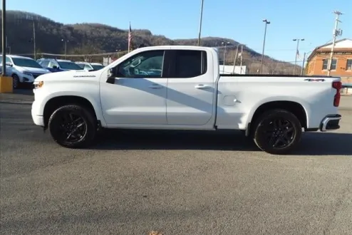 2025 Chevrolet Silverado 1500 RST photo 2