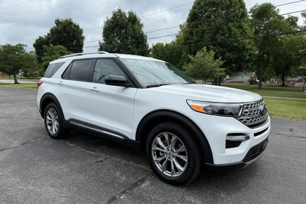 2023 Ford Explorer Limited photo 1
