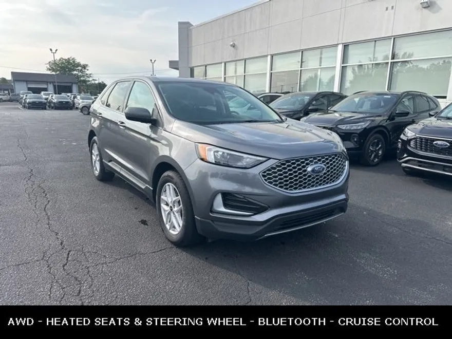 2023 Ford Edge SEL photo 1