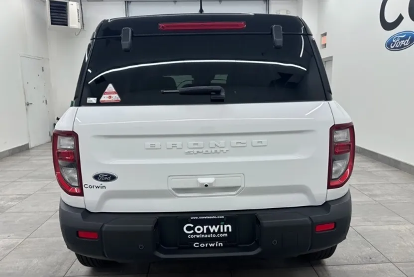 2025 Ford Bronco Sport Outer Banks photo 1