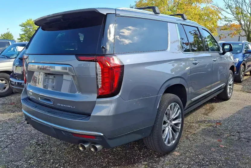 2021 Gmc Yukon XL Denali photo 1