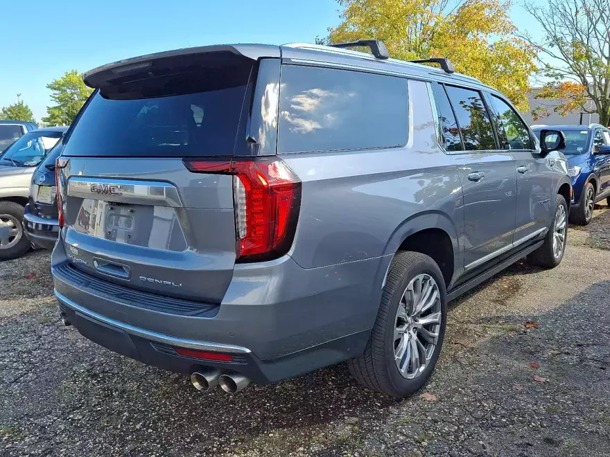 2021 Gmc Yukon XL Denali photo 1