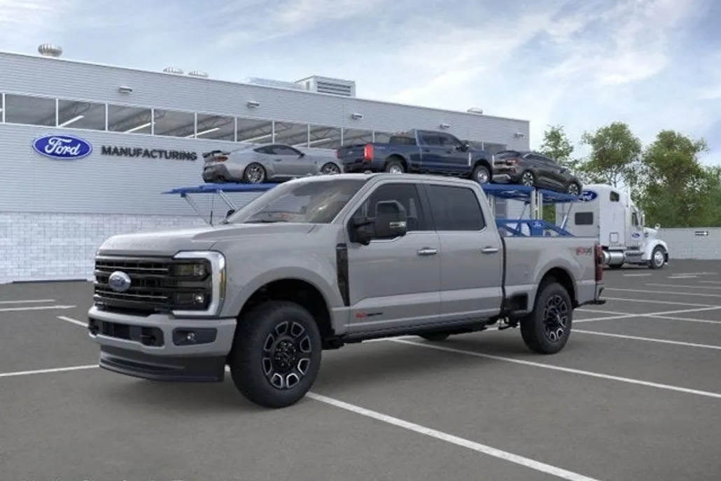 2025 Ford F-350 Platinum photo 1