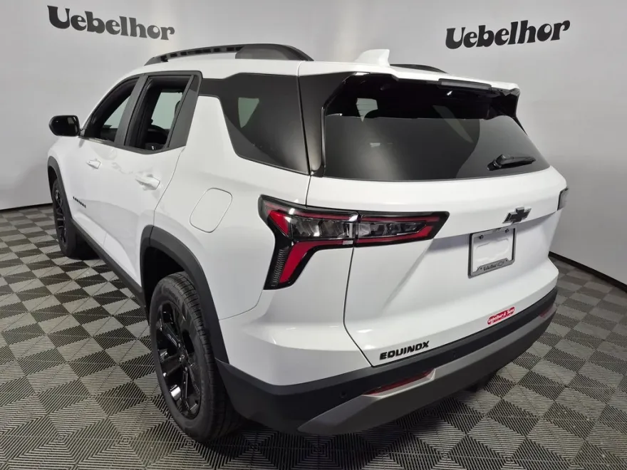 2026 Chevrolet Equinox LT photo 1